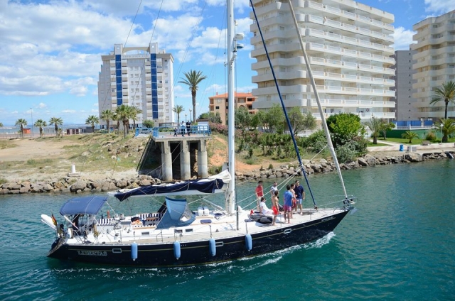 Barco en el Mediterráneo
